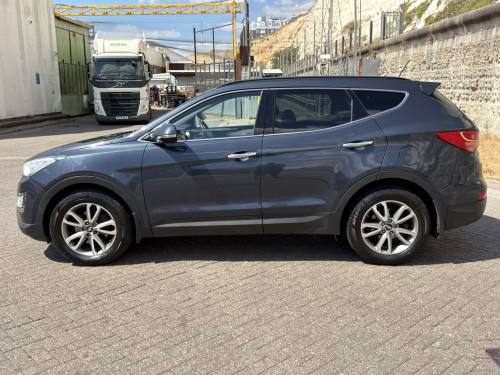 2015 Hyundai Santa Fe photo 3