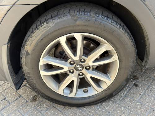 2015 Hyundai Santa Fe photo 46