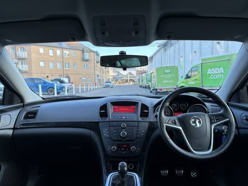 2010 Vauxhall Insignia photo 11