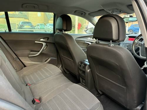 2010 Vauxhall Insignia photo 15