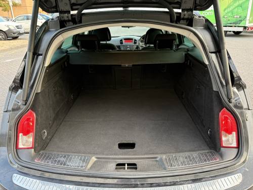 2010 Vauxhall Insignia photo 17