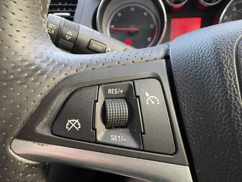 2010 Vauxhall Insignia photo 21