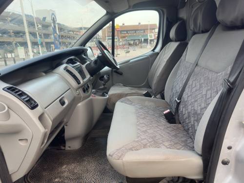 2005 Vauxhall Vivaro photo 9