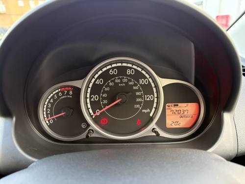 2011 Mazda 2 photo 13