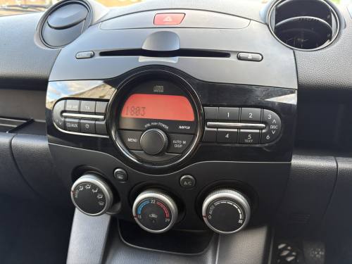 2011 Mazda 2 photo 14