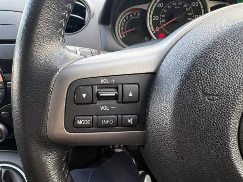 2011 Mazda 2 photo 22