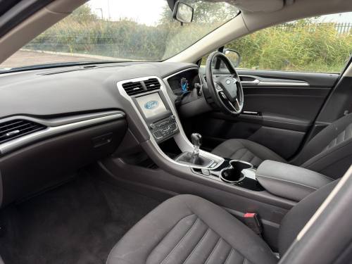 2016 Ford Mondeo photo 10