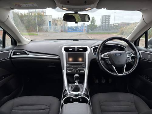 2016 Ford Mondeo photo 12