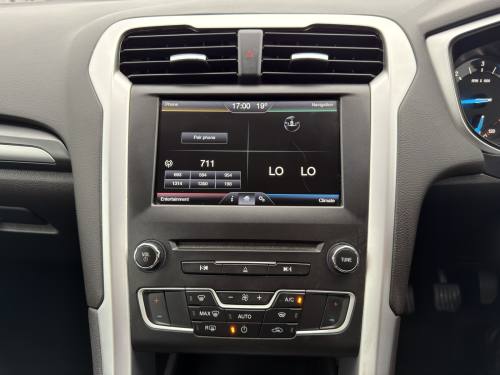 2016 Ford Mondeo photo 14