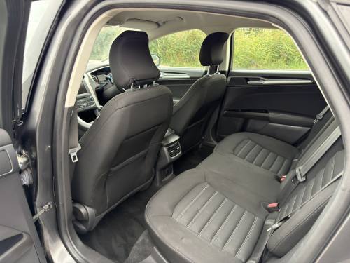 2016 Ford Mondeo photo 17