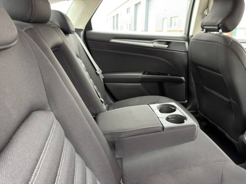 2016 Ford Mondeo photo 38