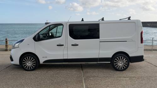 2017 Nissan Nv300 photo 3
