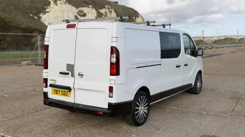 2017 Nissan Nv300 photo 6