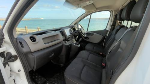 2017 Nissan Nv300 photo 9