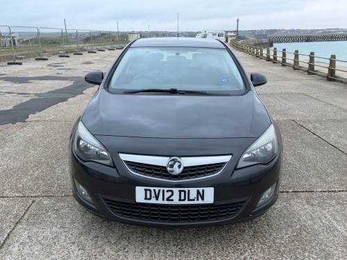 2012 Vauxhall Astra photo 1
