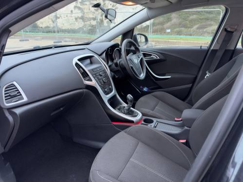 2012 Vauxhall Astra photo 9